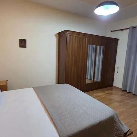 Arkle 4 Apartment *