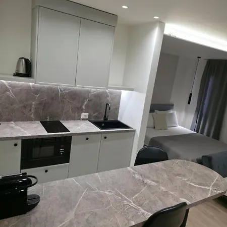 Arkle 4 * Tirana