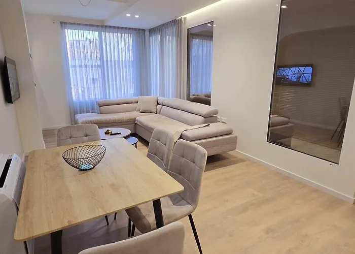 Arkle 4 * טיראנה